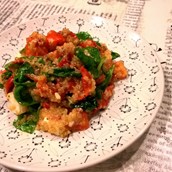 Quinoa Salat mit Spinat