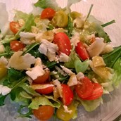 Salat mit Rucola, Cherrytomaten und Babyspinat