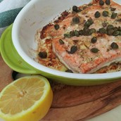Lachs mit Sardellenbutter und Kapern