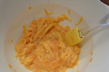 Крекери с моркови и сирене чедър