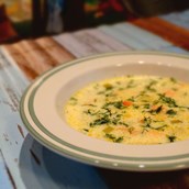 Finnische Lohikeitto-Lachssuppe