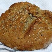 Пълнозърнест хляб с брашно от елда и семена
