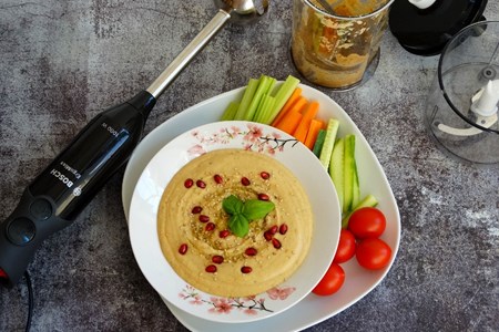 Средиземноморски пастет от боб и нахут